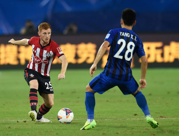 以其卓越的 以其卓越的